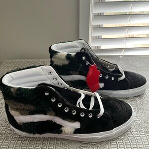 🚨BRAND NEW🚨Vans Sk8-Hi Camo Sherpa - Men’s 9.5